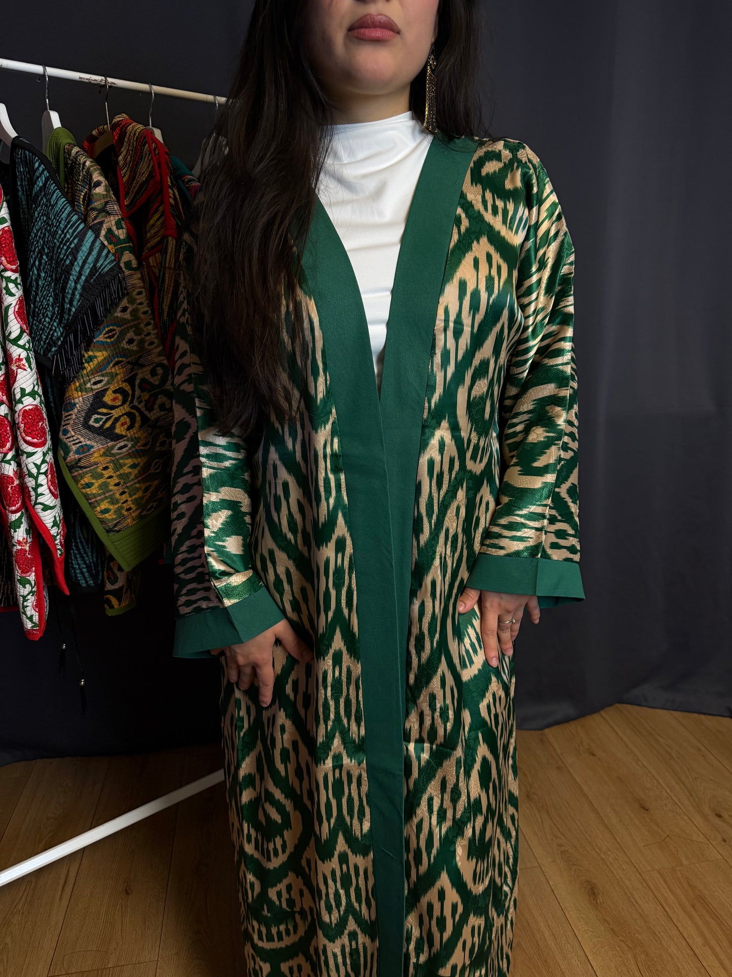 Abaya aus Seide in Smaragdgrün