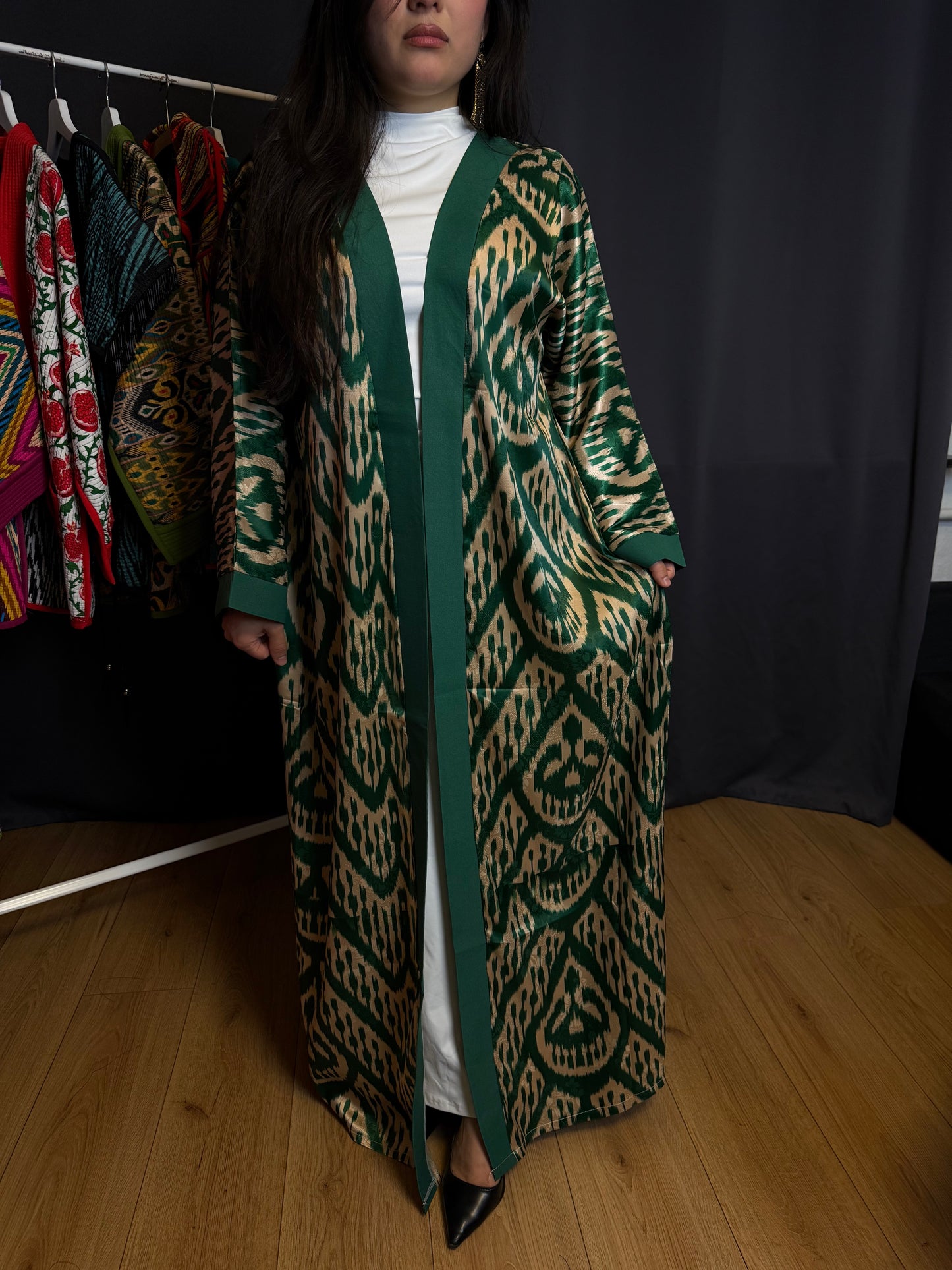 Abaya aus Seide in Smaragdgrün