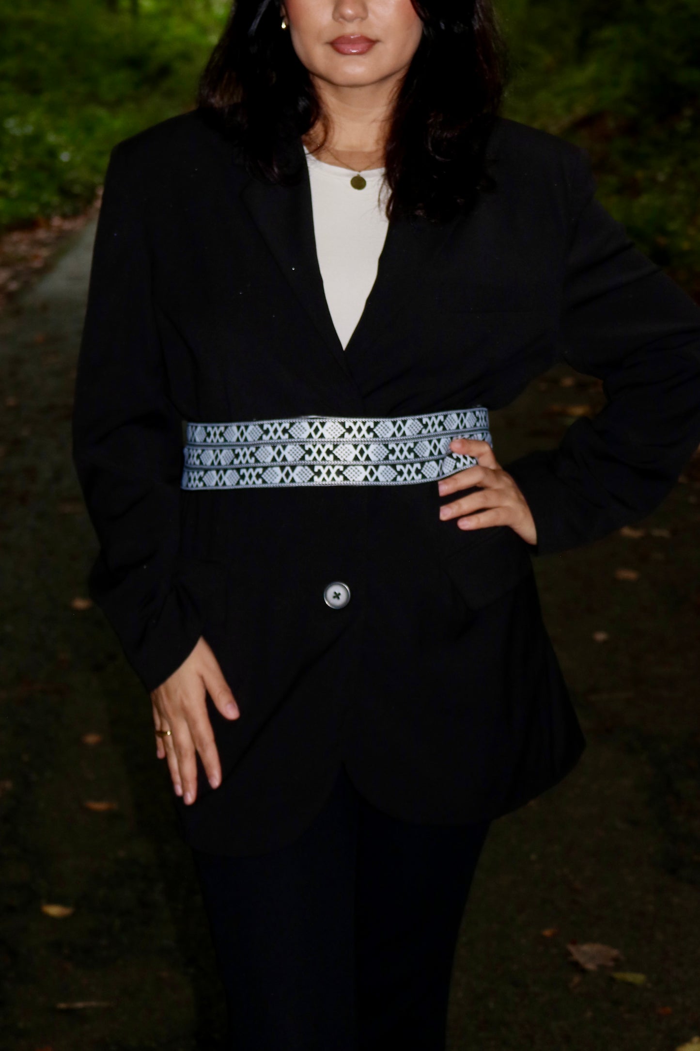 Handgefertigter Ethno-Gürtel mit traditionellem Muster