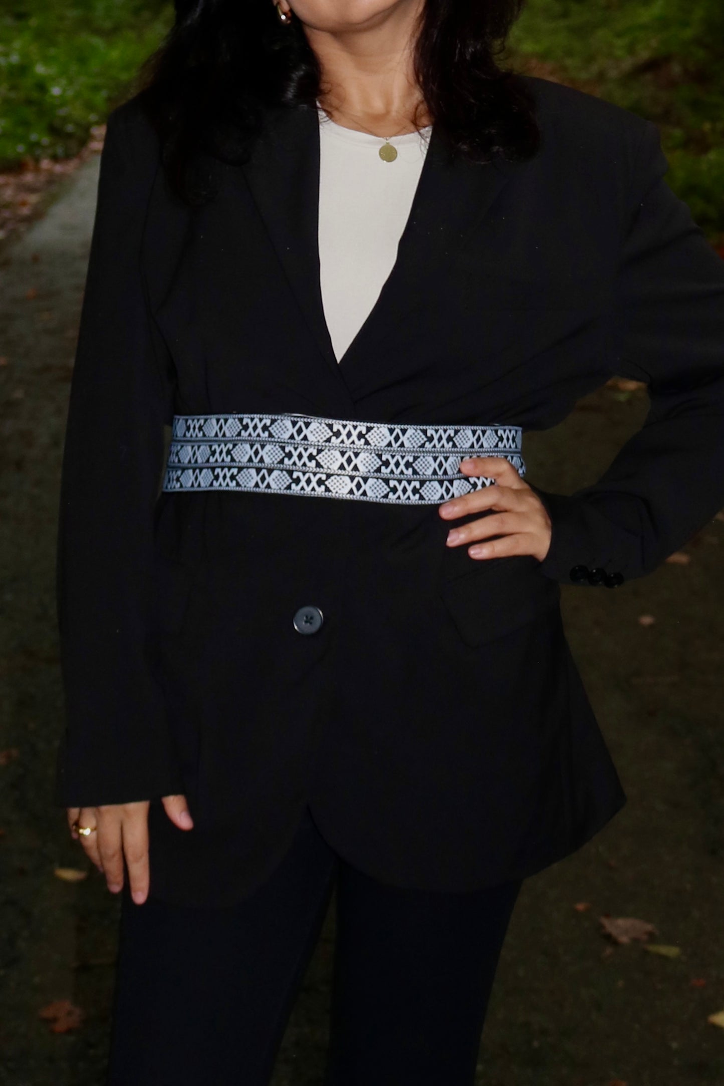 Handgefertigter Ethno-Gürtel mit traditionellem Muster