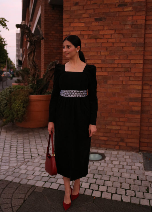 Handgefertigter Ethno-Gürtel mit traditionellem Muster