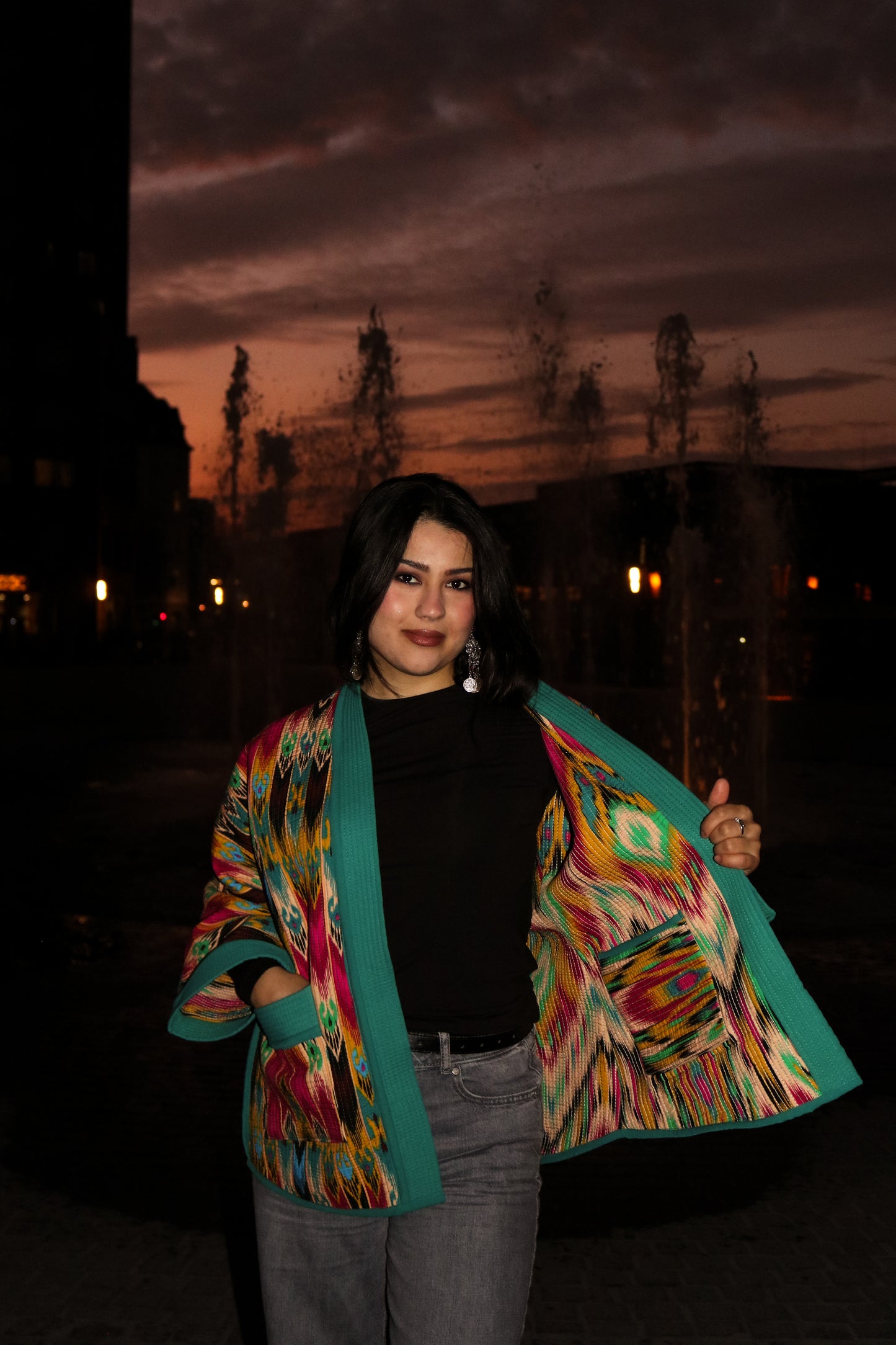 Zweiseitiger Chapan „Teal Ikat Glow“