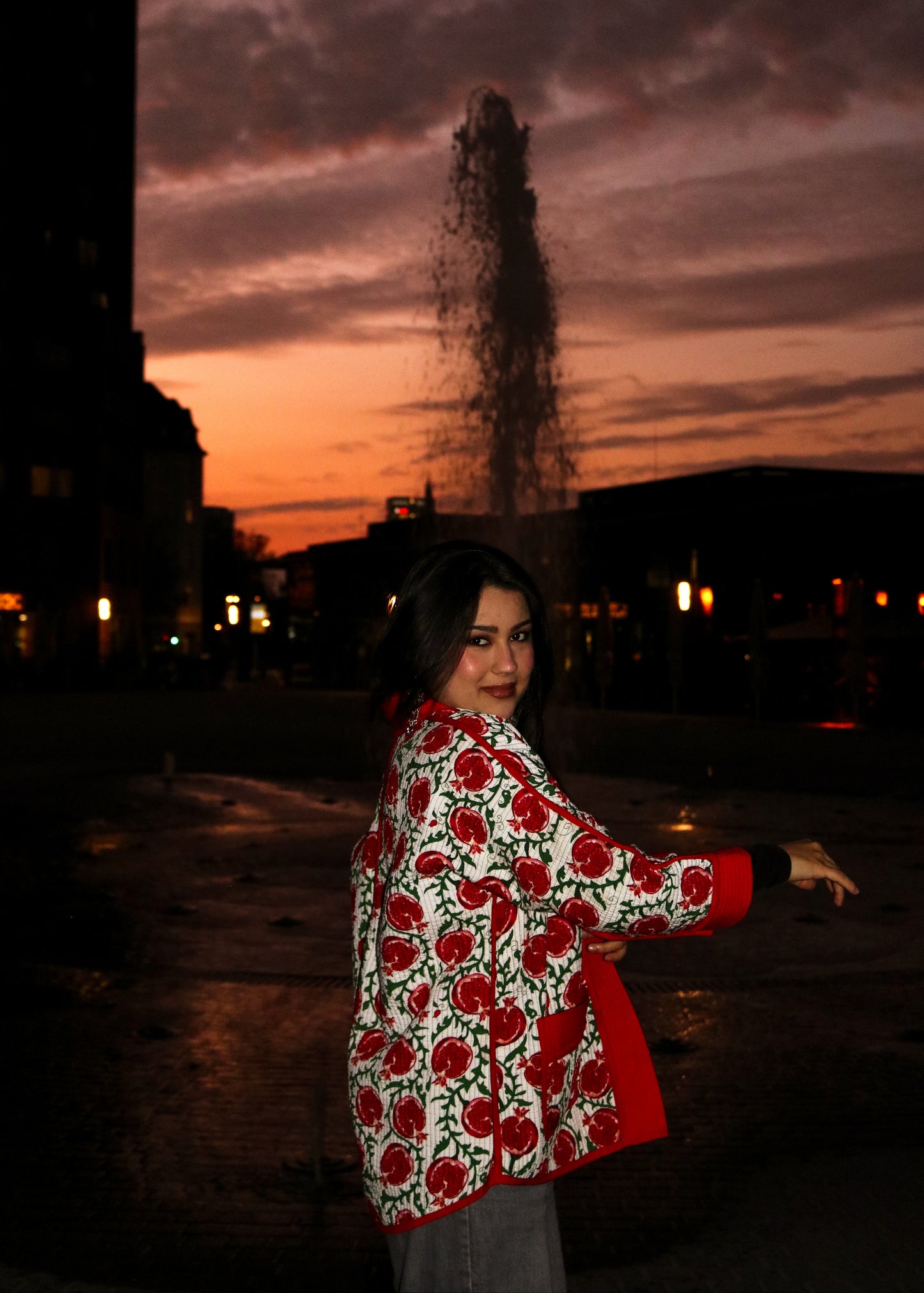 Zweiseitiger Chapan „Red Pomegranate“