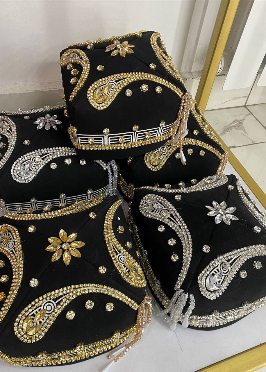 Handbestickte Samt-Tjubeteika / Nationales Kopfschmuck – Limitierte Edition