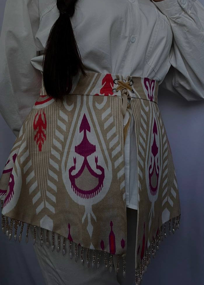 Baske aus Adras/Ikat-Stoff – Limited Edition