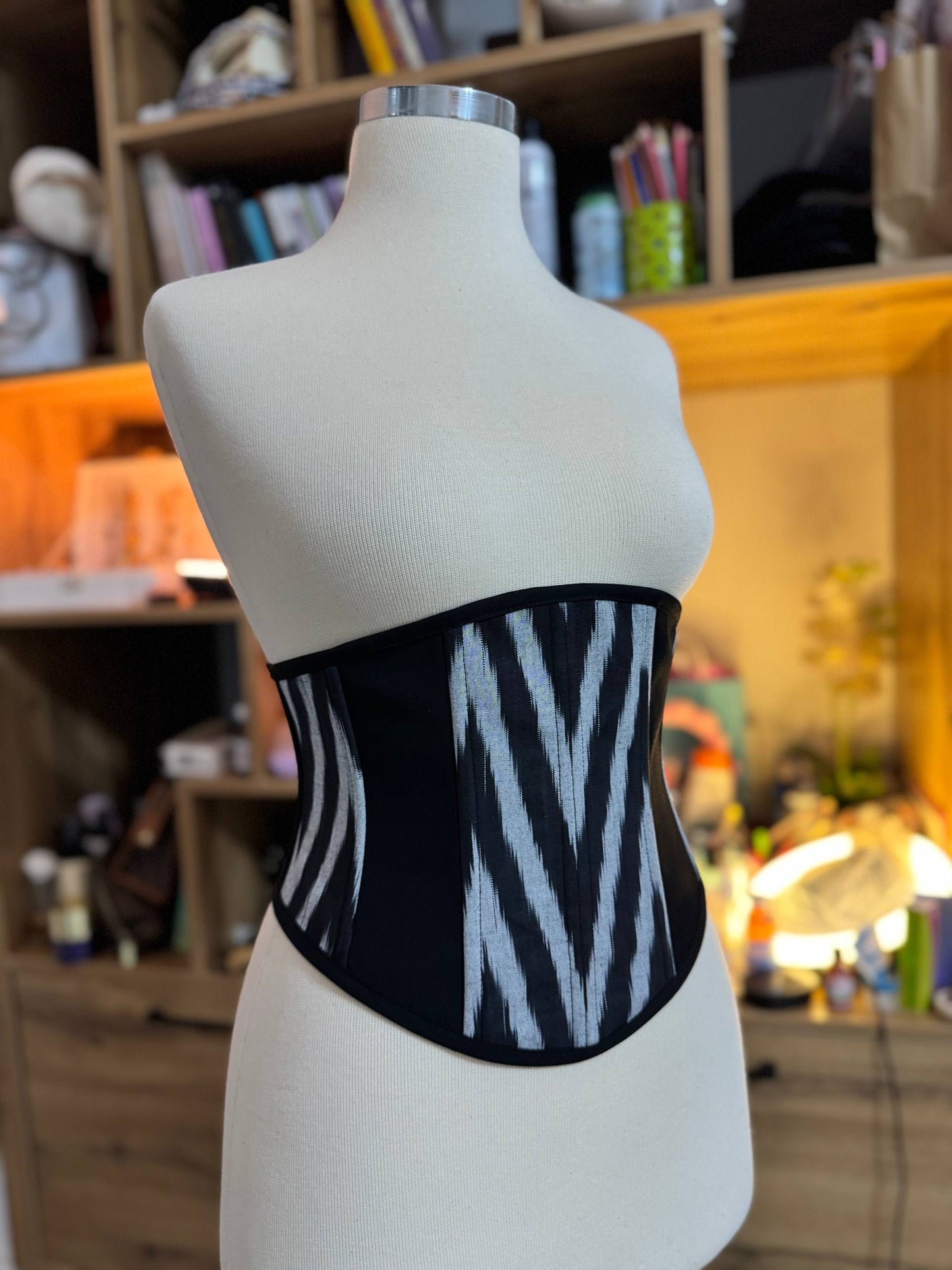 Handgefertigtes Adras-Korsett