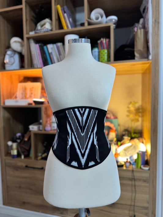 Handgefertigtes Adras-Korsett